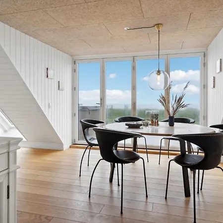 Awesome In With Jacuzzi *