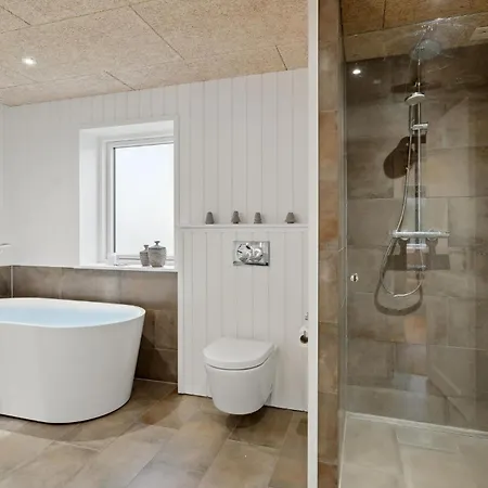 펜션 Awesome In With Jacuzzi Otterup