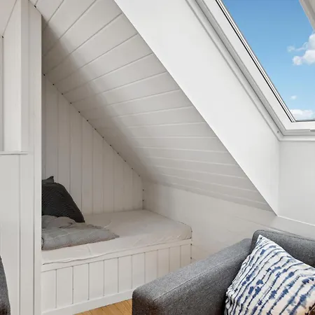 Awesome In With Jacuzzi בית נופש אוטרופ